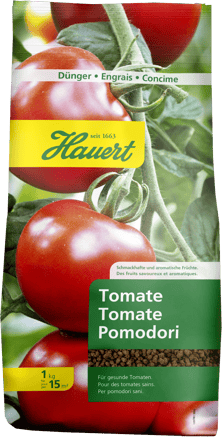 Ein Sack mit Dünger für Tomaten